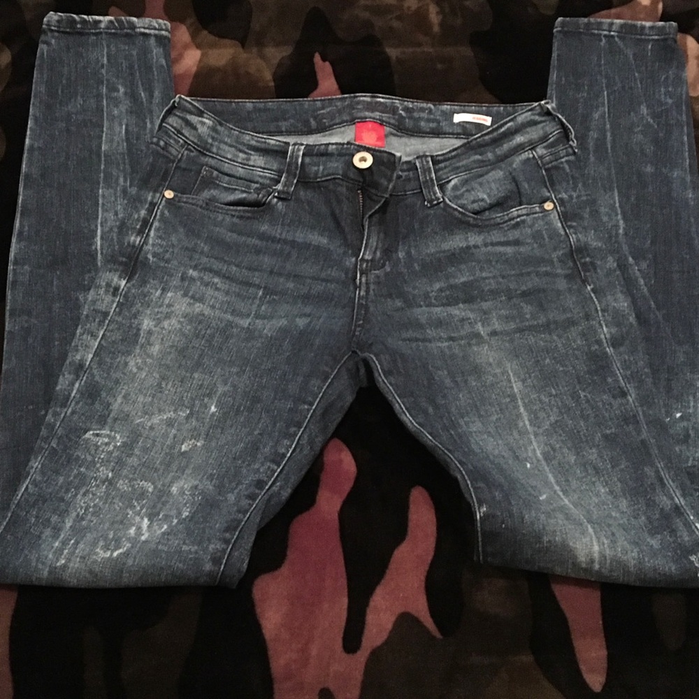 🥳Distressed Jeggings🥳